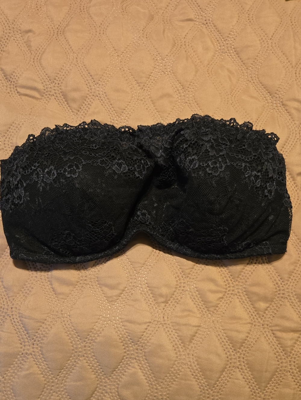 Maidenform Black Lace Strapless Bandeau Bra